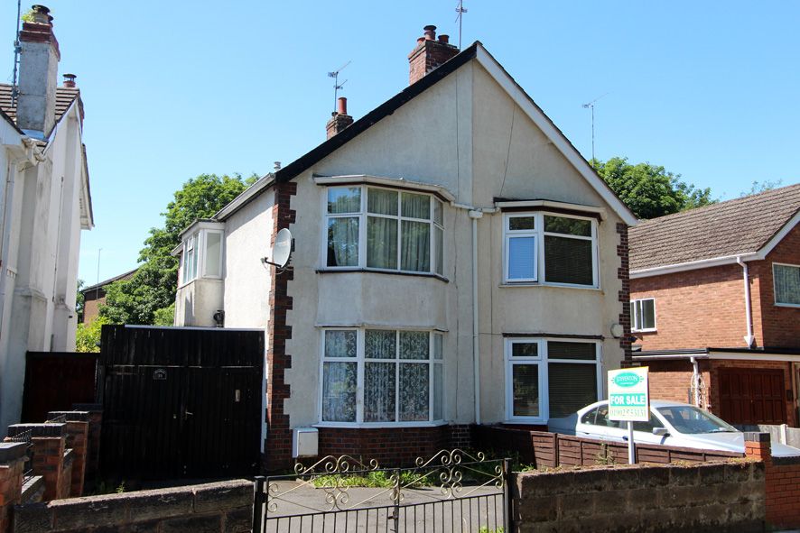 3 Bed Semi-detached House For Sale - Photograph 1