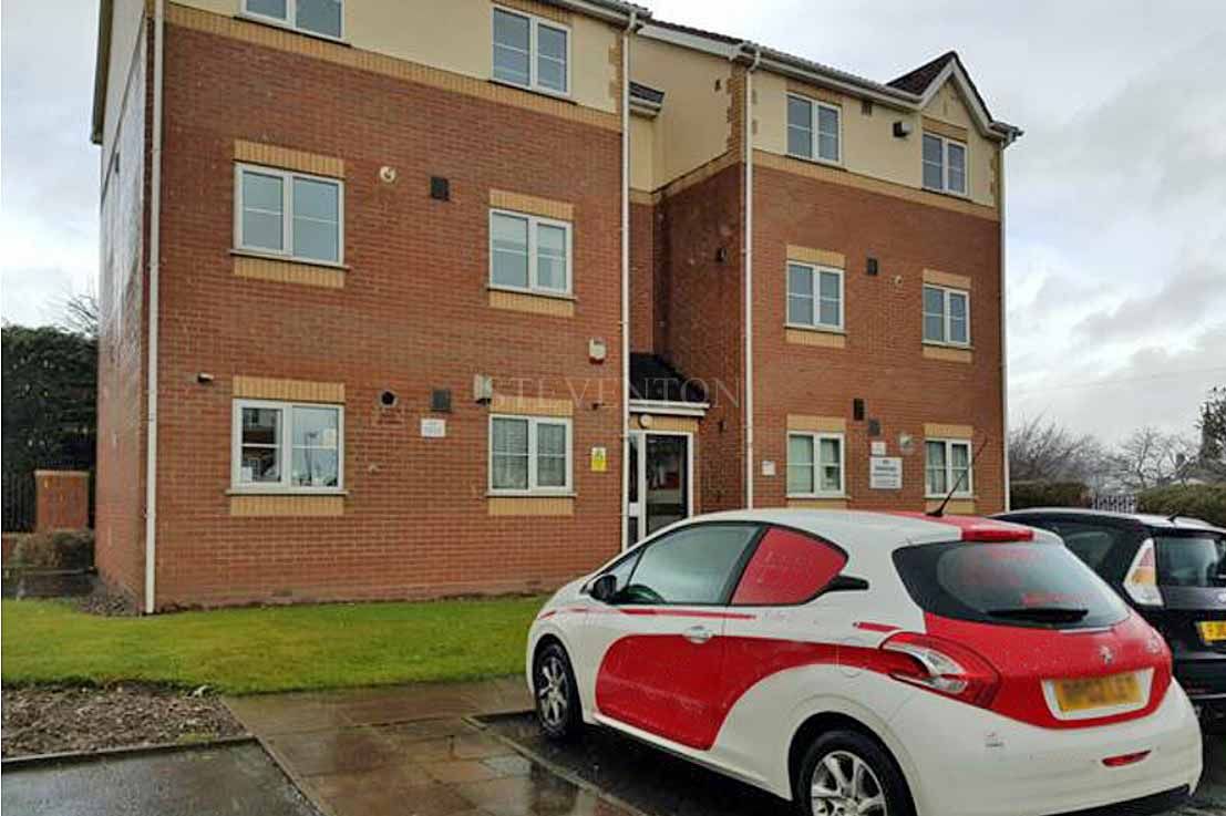 1 Bed Apartment Flat/apartment For Sale - Photograph 1
