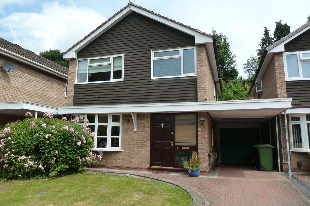 4 Bed Link Detached House For Sale - Photograph 1
