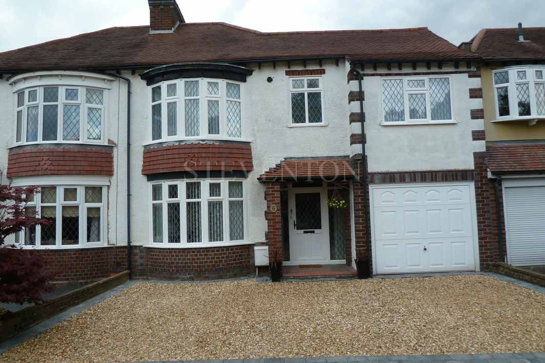 4 Bed Semi-detached House For Sale - Photograph 7