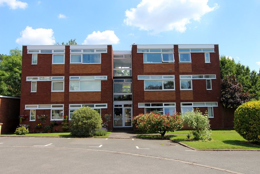 2 Bed Apartment Flat/apartment For Sale - Photograph 11