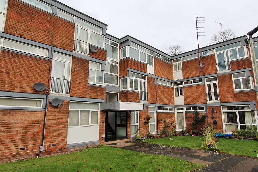 2 Bed Apartment Flat/apartment For Sale - Photograph 1