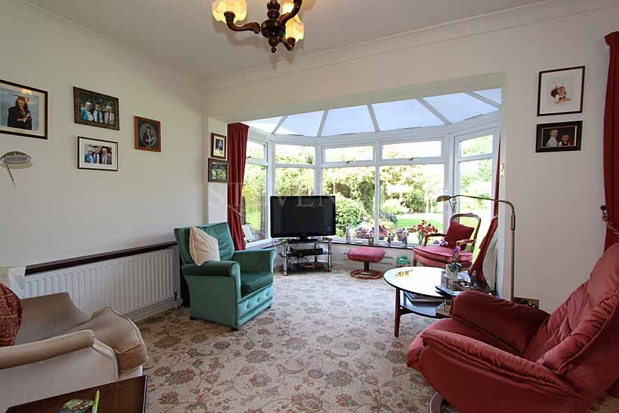 4 Bedroom Detached House For Sale in 12 Tyninghame Avenue