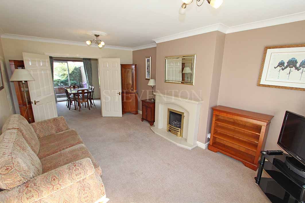 3 Bedroom Detached House For Sale in 26 Farleigh Drive, Wolverhampton, WV3