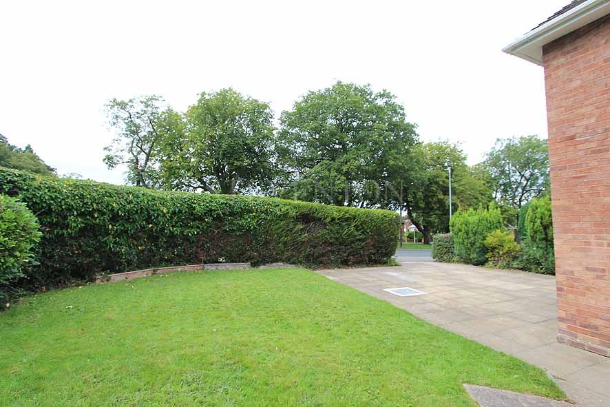 3 Bedroom Semidetached House For Sale in 2 Castlecroft Avenue