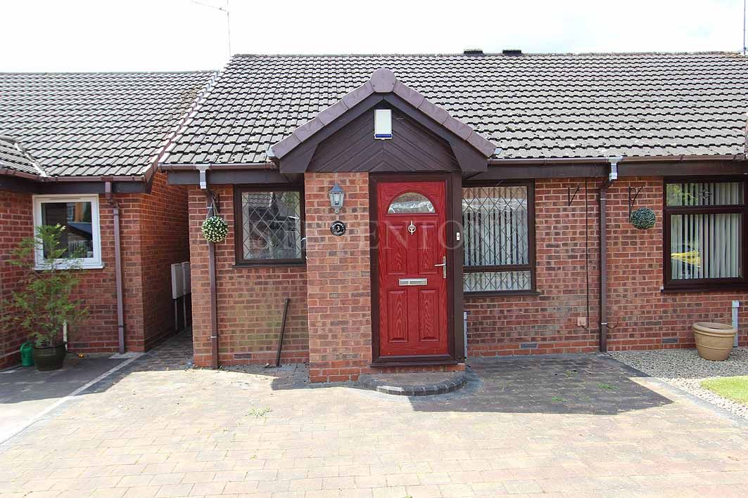 2 Bed Semi-detached Bungalow For Sale - Photograph 1