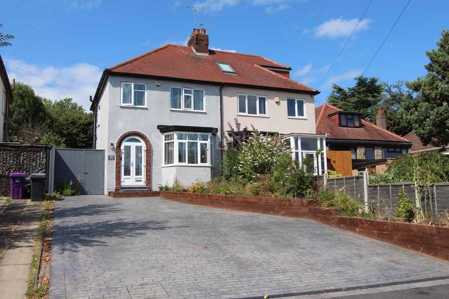 3 Bed Semi-detached House For Sale - Photograph 1