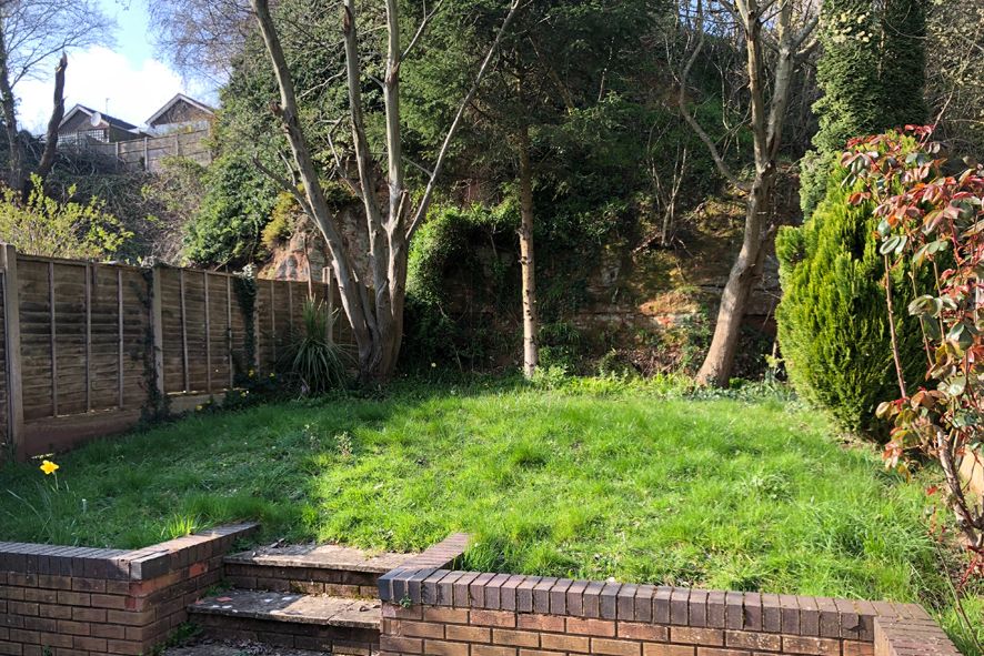 3 Bed Semi-detached House For Sale - Photograph 2