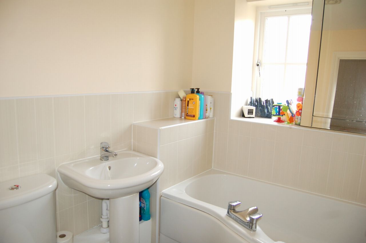  - Previous bathroom photo