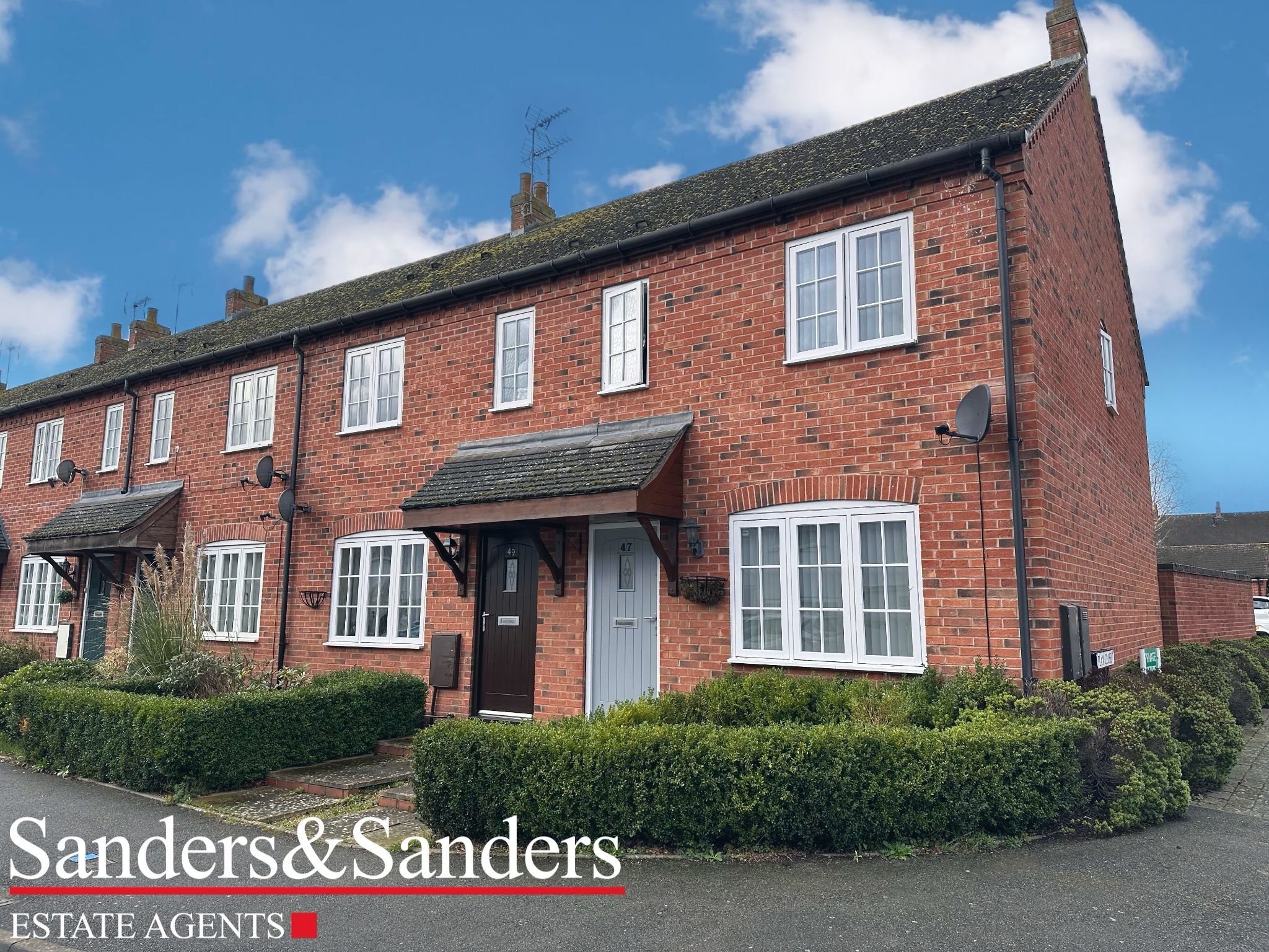 3 bedroom end terraced house To Let Alcester - Photograph 1