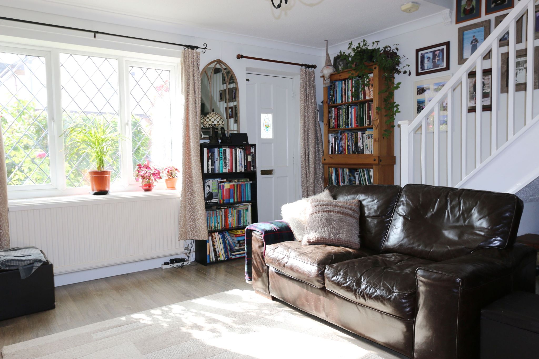 2 bedroom semi-detached house For Sale Alcester - Photograph 6