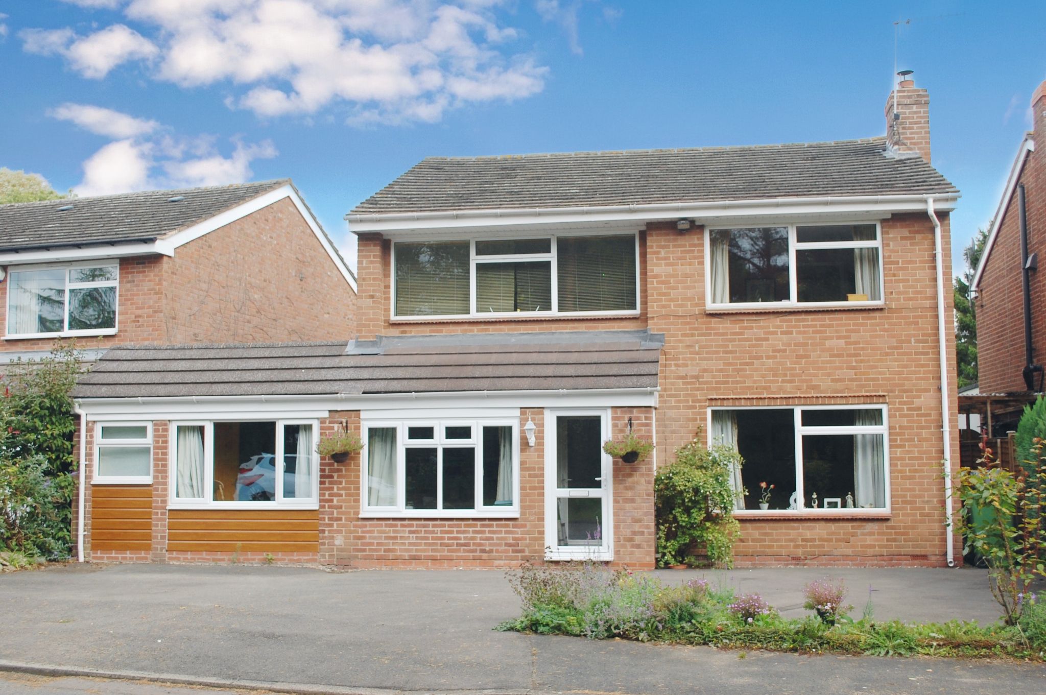 5 bedroom detached house For Sale in Great Alne, Alcester - Photograph 1