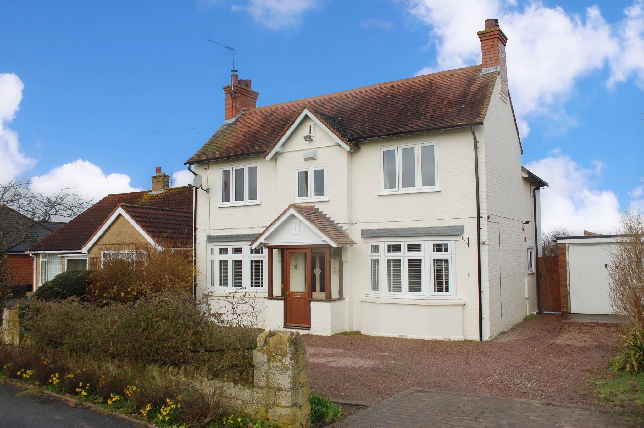 4 bedroom detached house SSTC in Marlcliff, Bidford On Avon, Alcester - Photograph 1