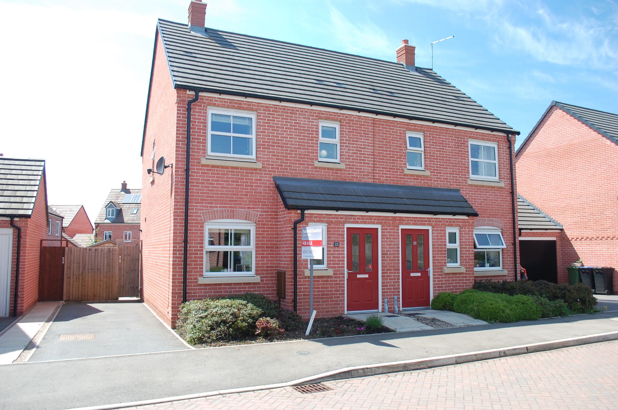 3 bedroom semi-detached house SSTC in Bidford On Avon, Alcester - Photograph 1