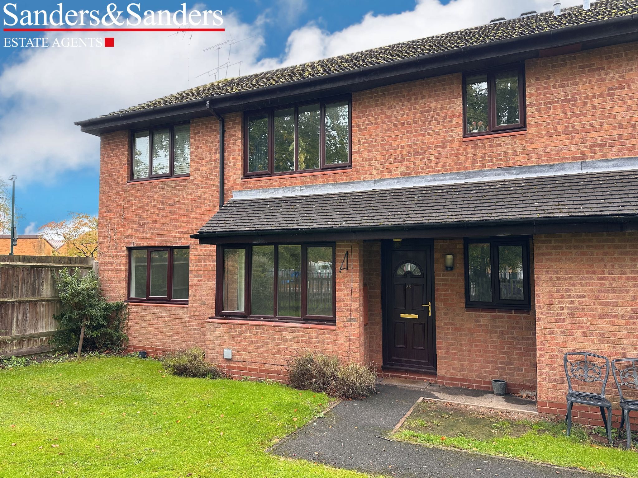1 bedroom ground floor maisonette flat/apartment To Let Alcester - Photograph 1