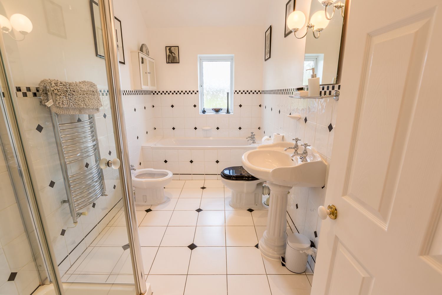 5 bedroom detached house To Let in Shelfield, Alcester - Photograph 22