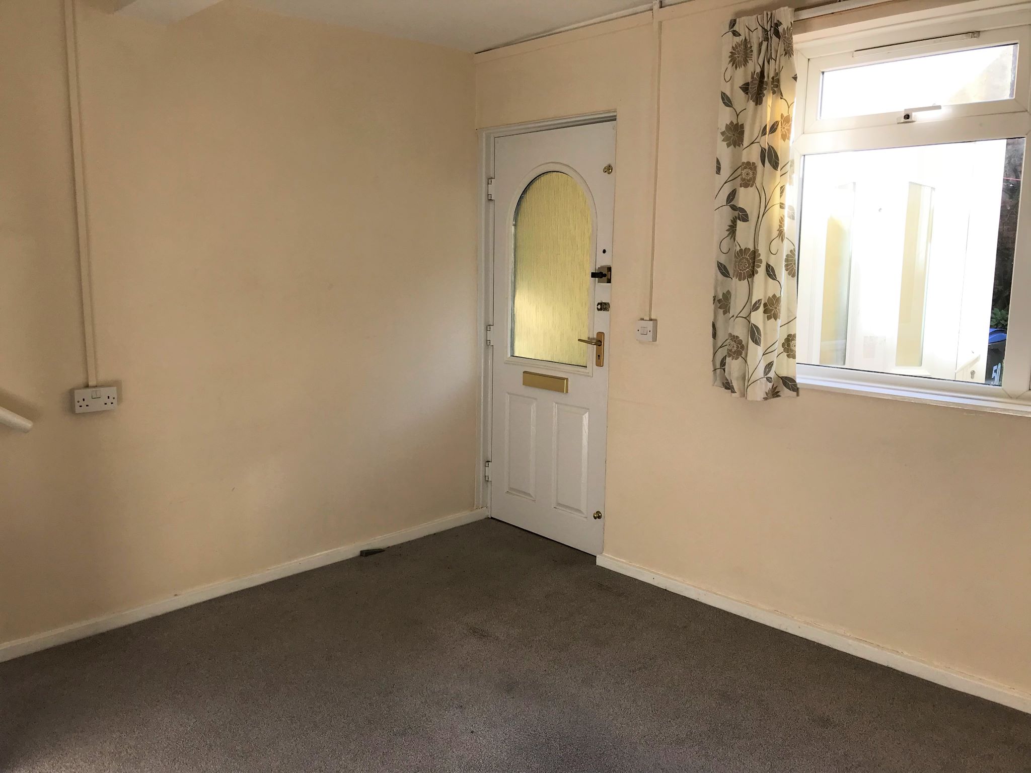 1 bedroom mid terraced house To Let Alcester - Photograph 4