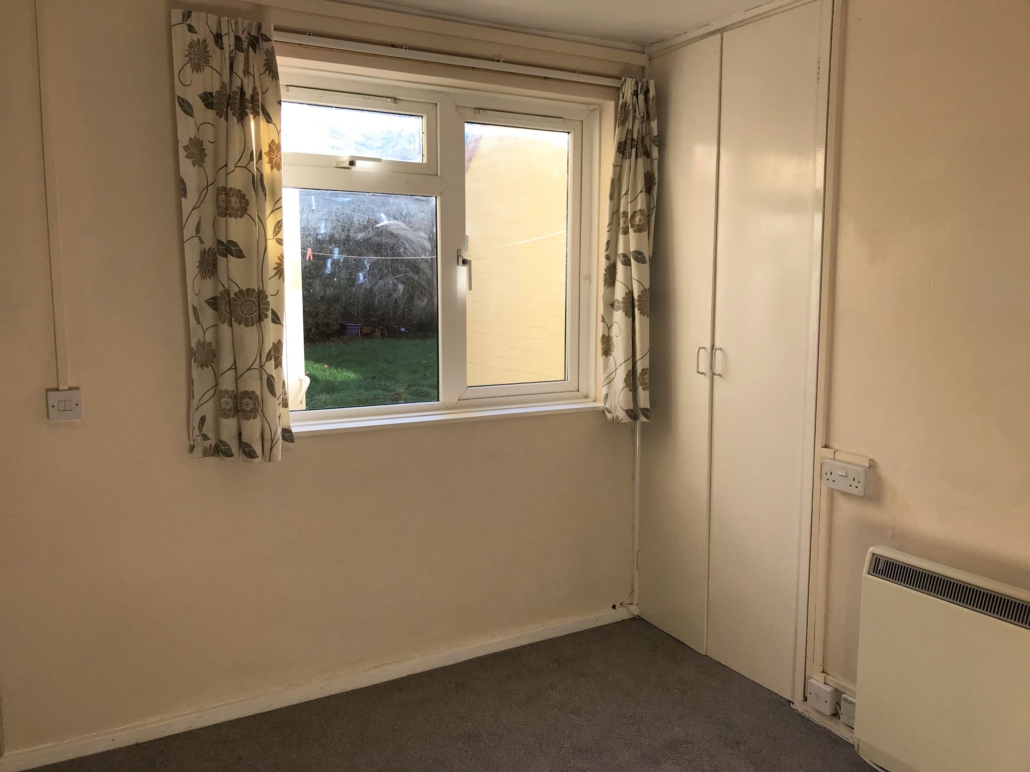 1 bedroom mid terraced house To Let Alcester - Photograph 3