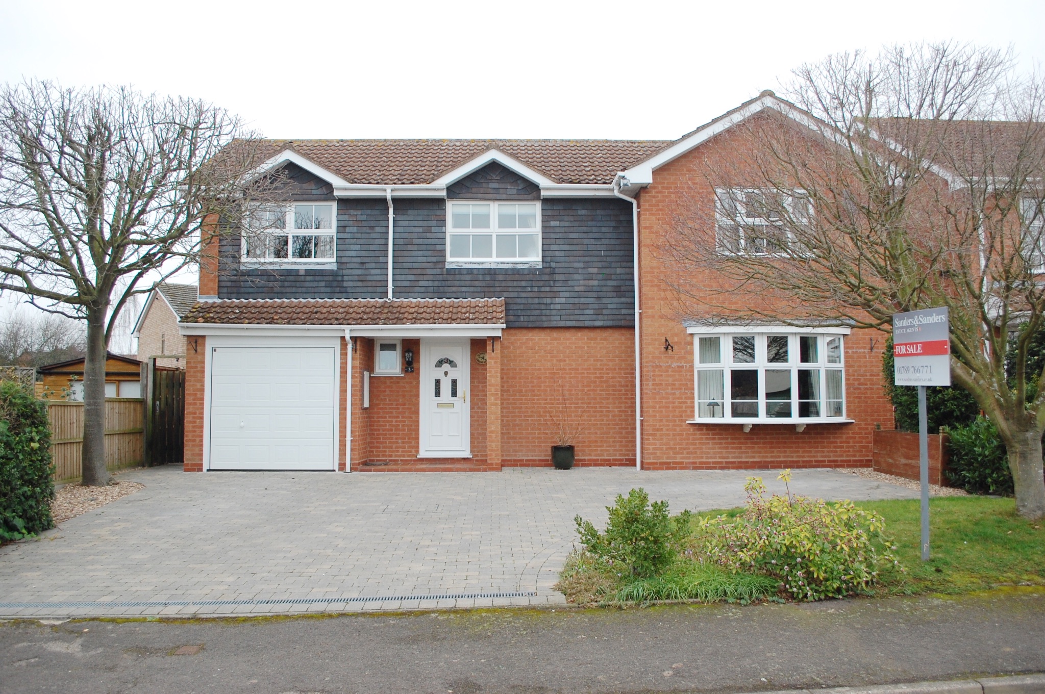 4 bedroom detached house For Sale in Bidford-on-avon, Alcester - Photograph 1