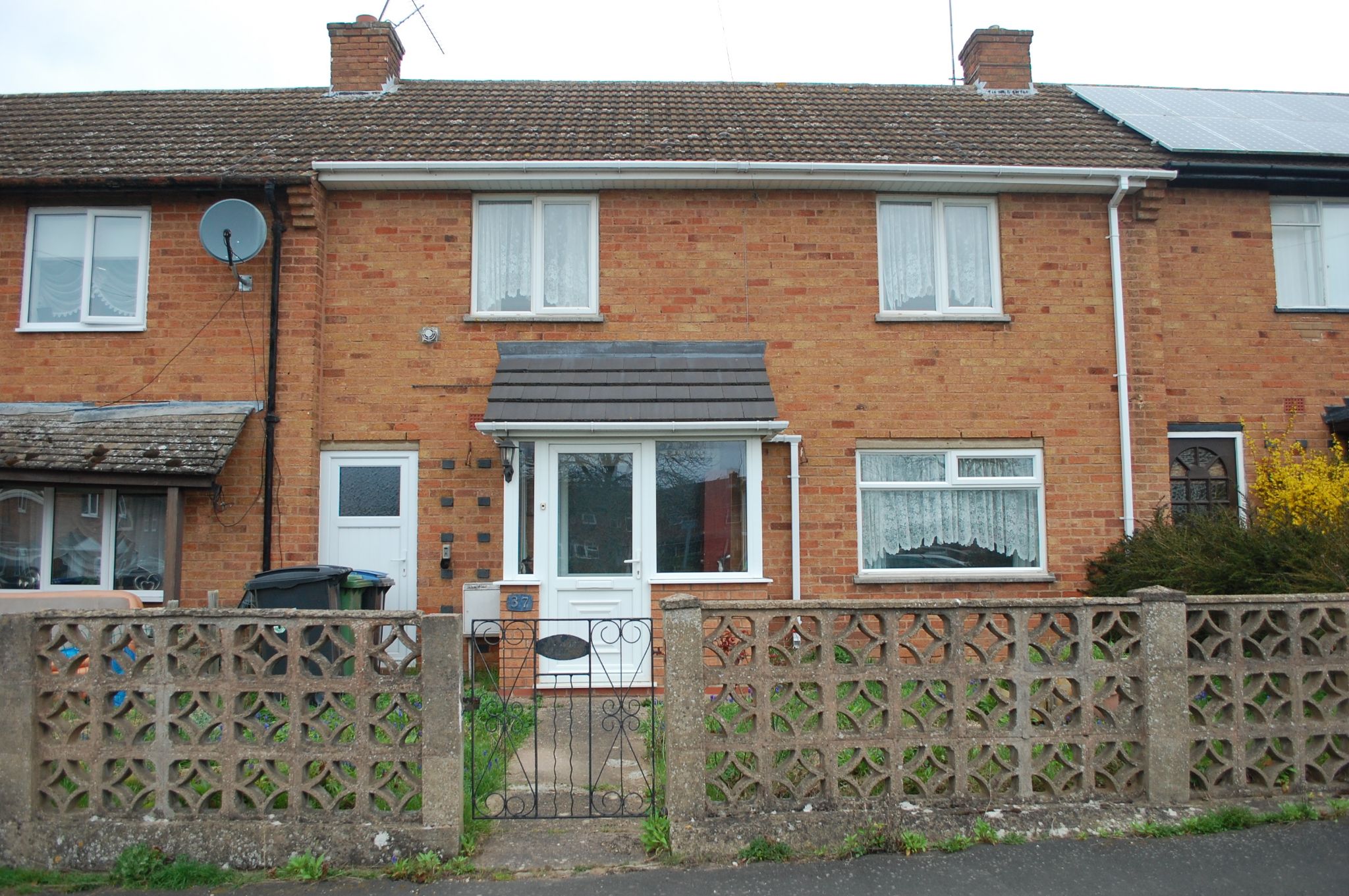 3 bedroom mid terraced house For Sale in Bidford-on-avon, Alcester - Photograph 1
