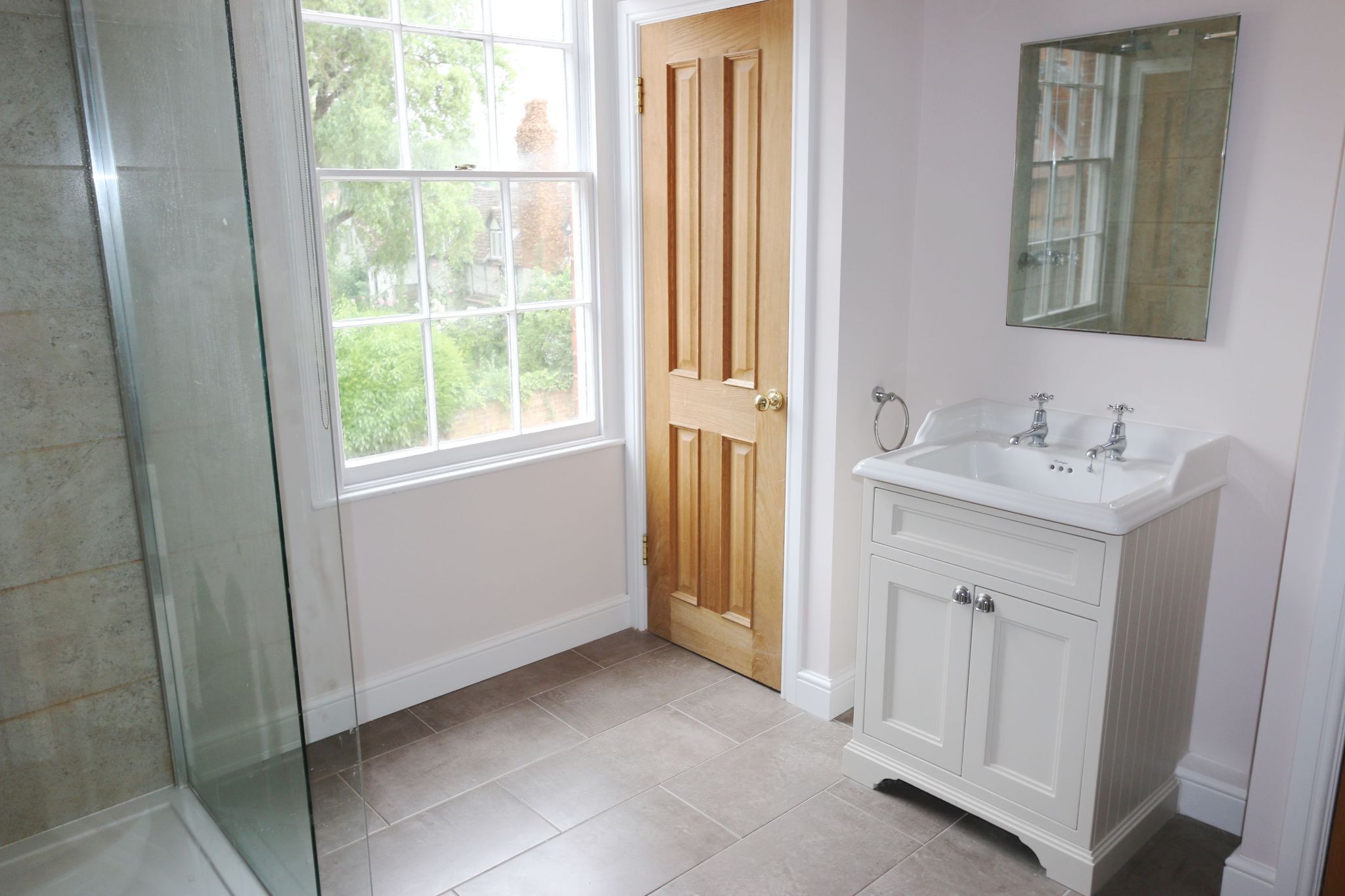2 bedroom end terraced house For Sale Alcester - Photograph 11