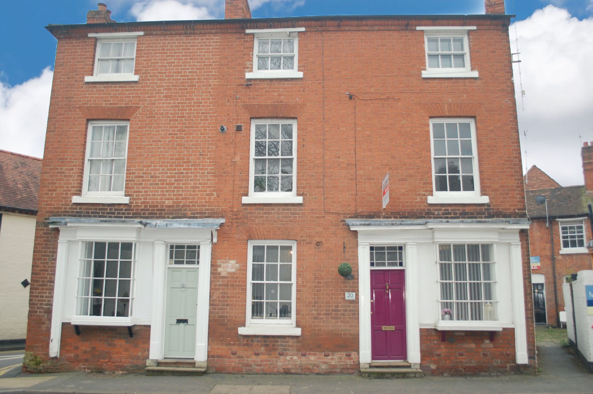 2 bedroom end terraced house For Sale Alcester - Photograph 1