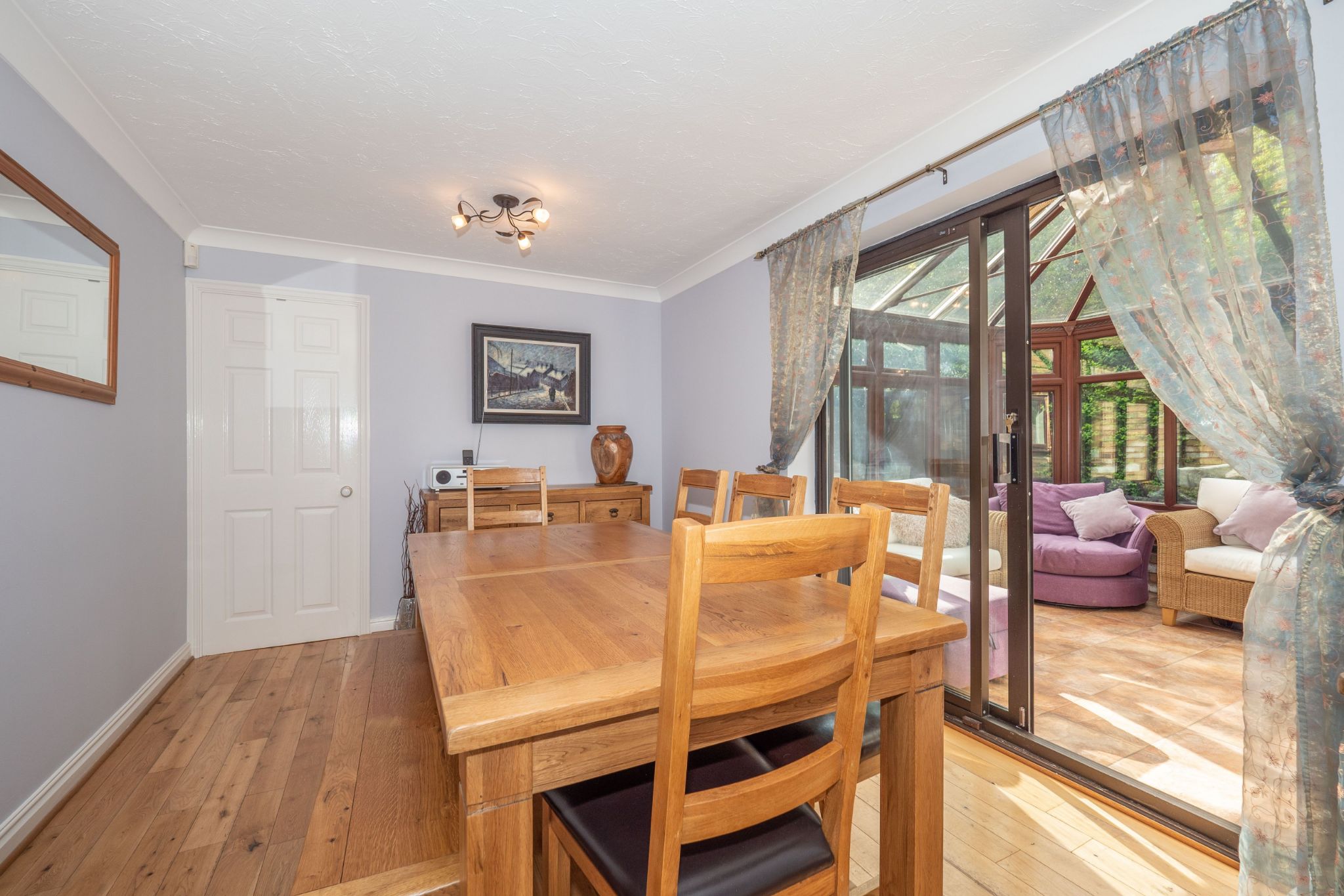 4 bedroom detached house For Sale Alcester - Photograph 5