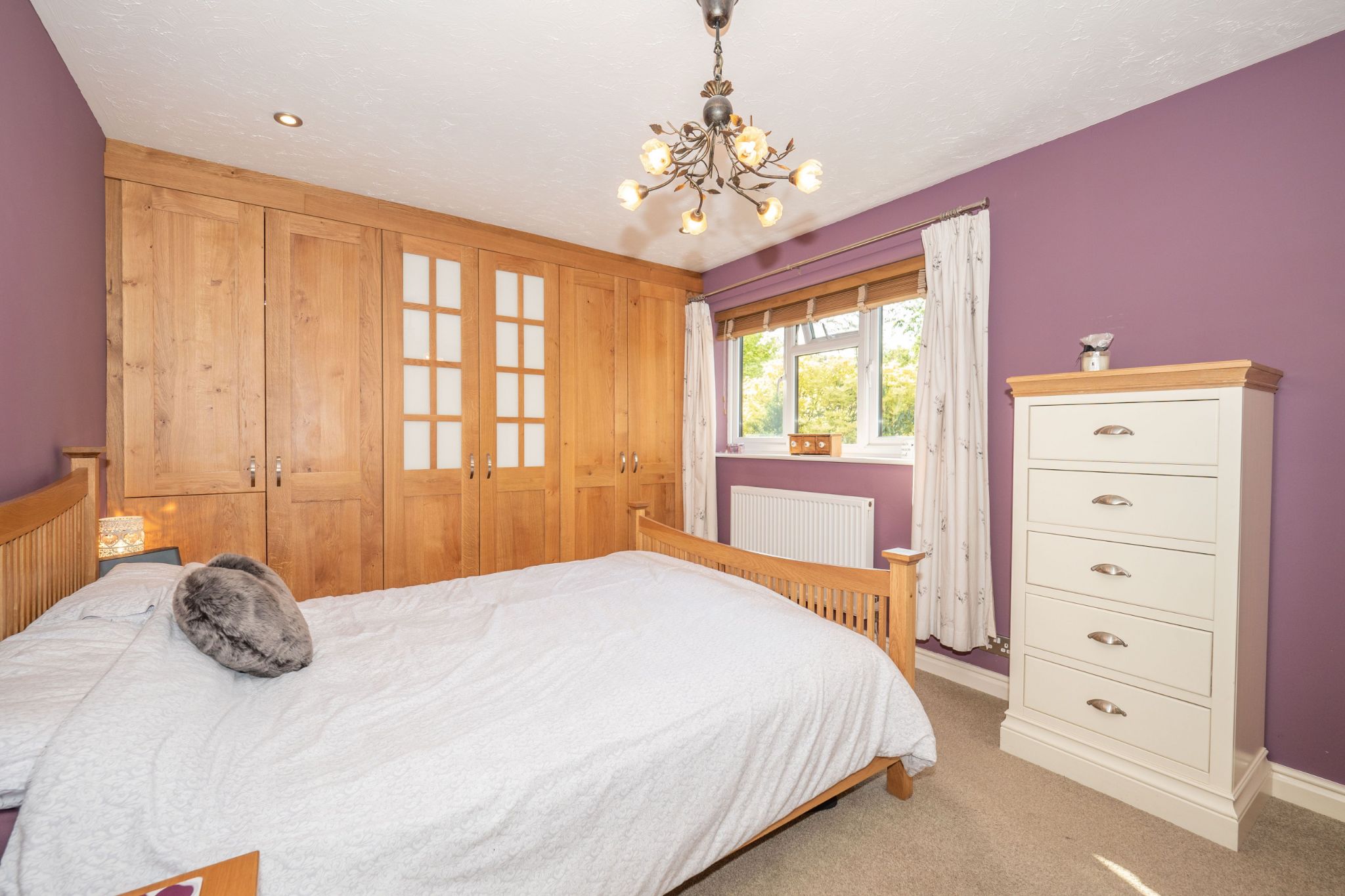 4 bedroom detached house For Sale Alcester - Photograph 14