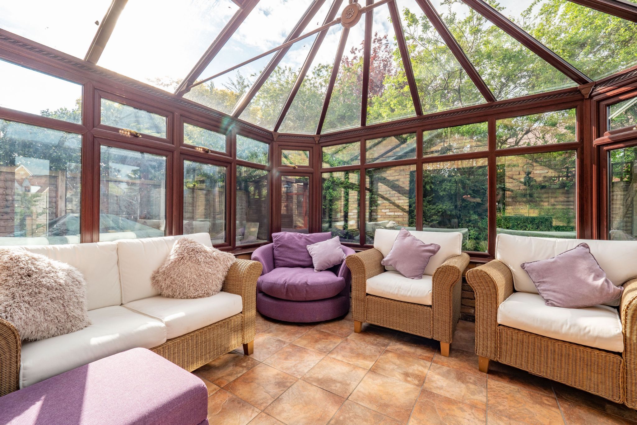 4 bedroom detached house For Sale Alcester - Photograph 10