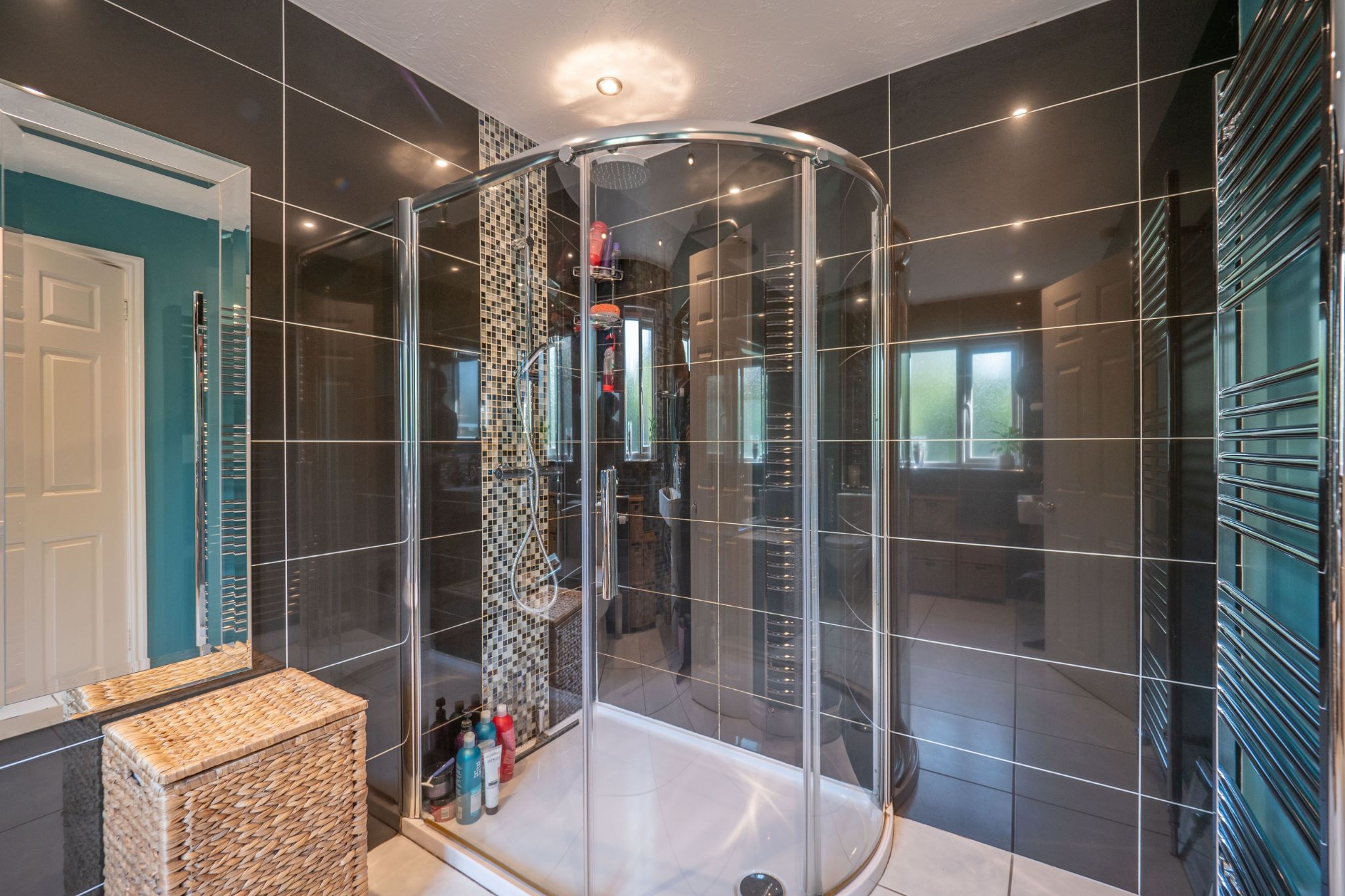 4 bedroom detached house For Sale Alcester - Photograph 20
