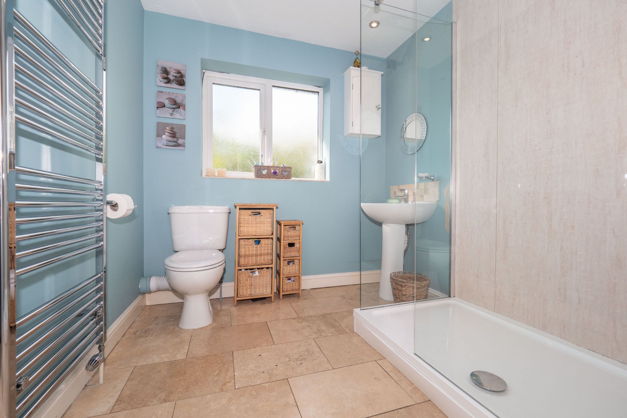4 bedroom detached house For Sale Alcester - Photograph 21