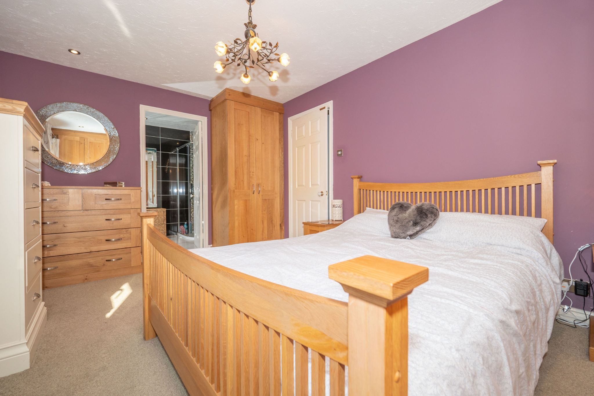 4 bedroom detached house For Sale Alcester - Photograph 13