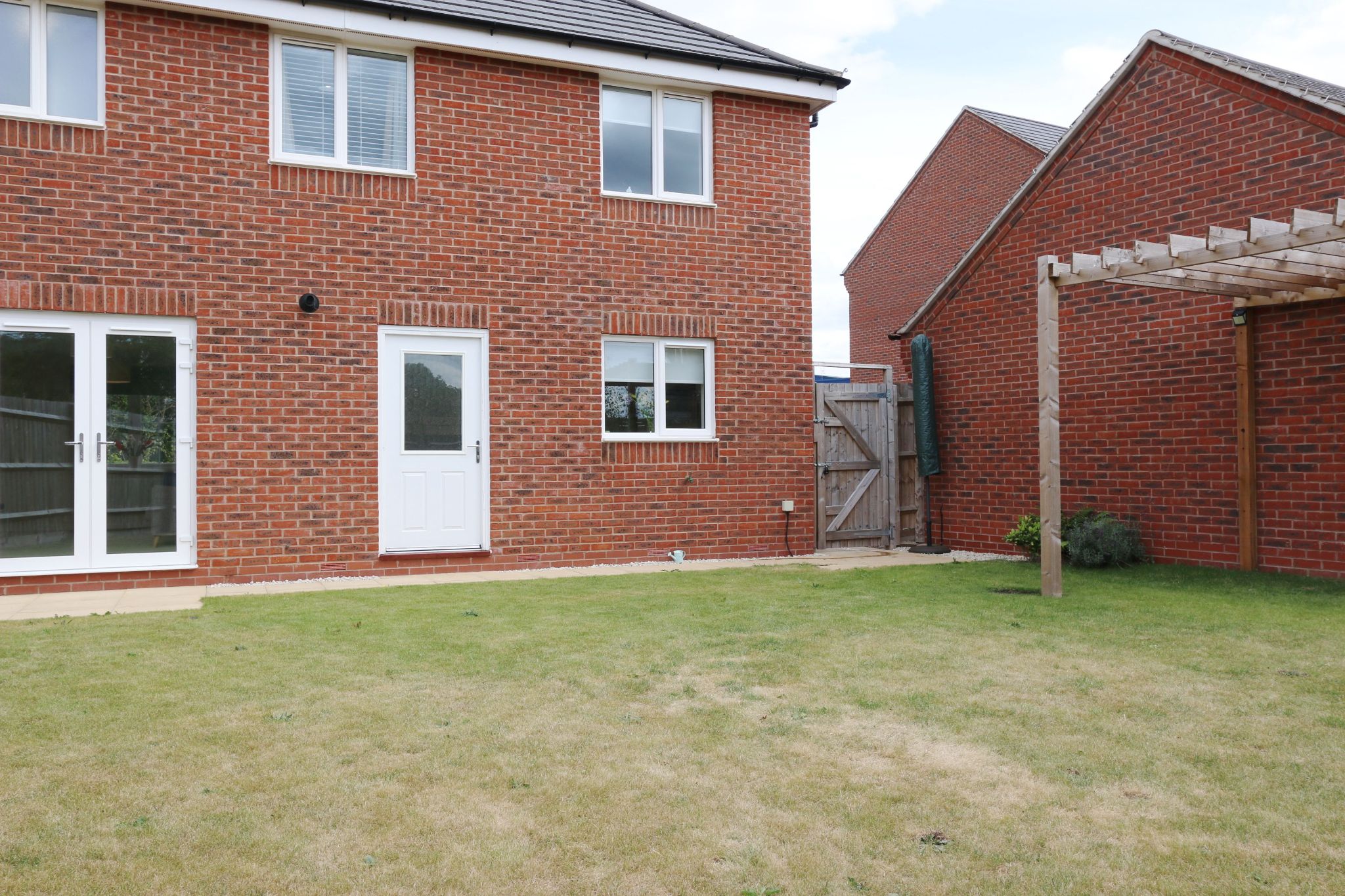 Damson Way, BidfordonAvon, Alcester, B50 3 bedroom detached house