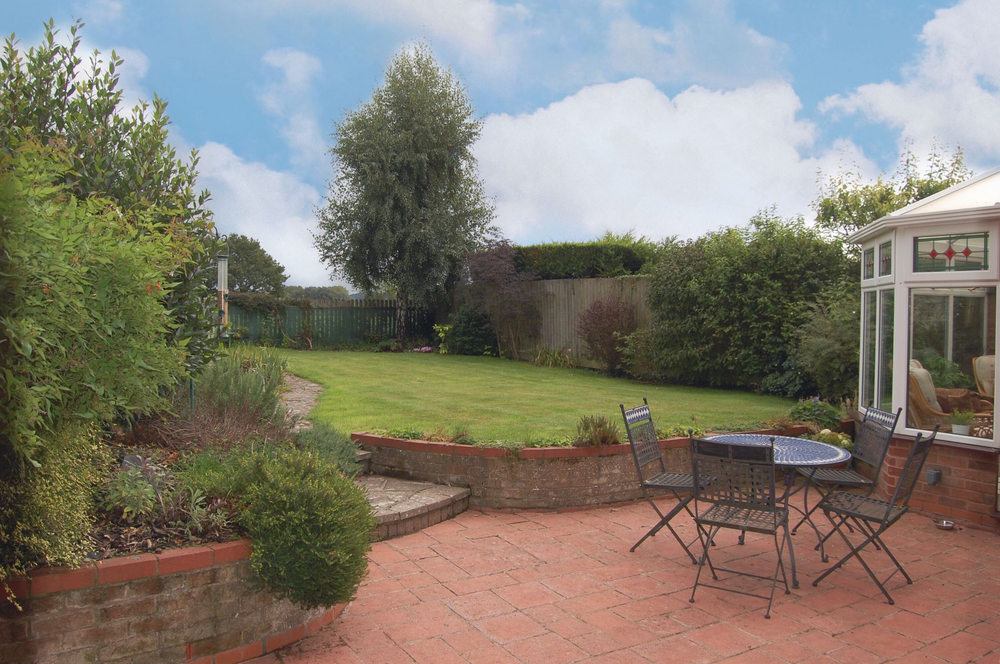 4 bedroom detached house For Sale Alcester - Photograph 4