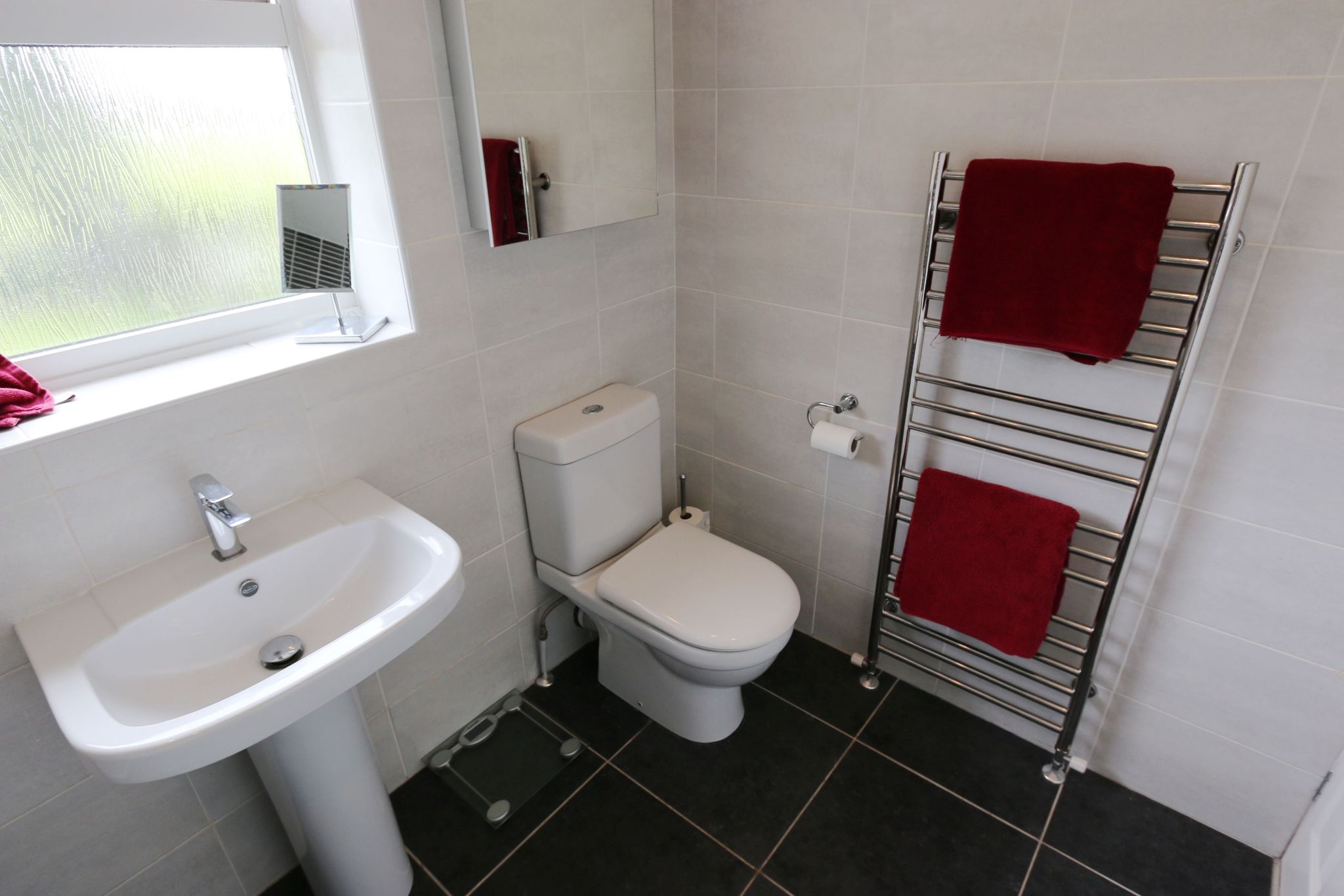 4 bedroom detached house For Sale Alcester - Photograph 22