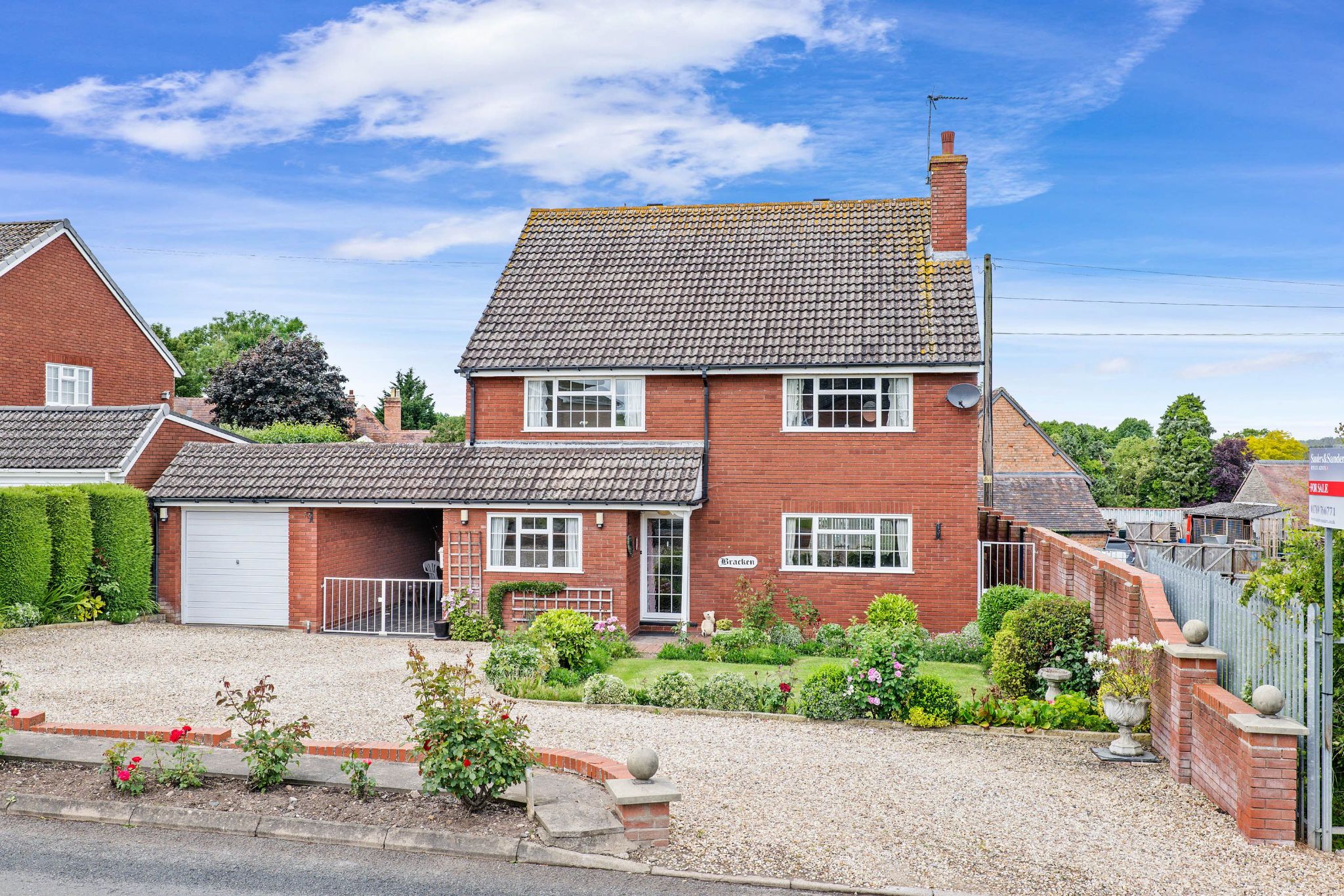 4 bedroom detached house For Sale in Marlcliff, Bidford-on-avon, Alcester - Photograph 1