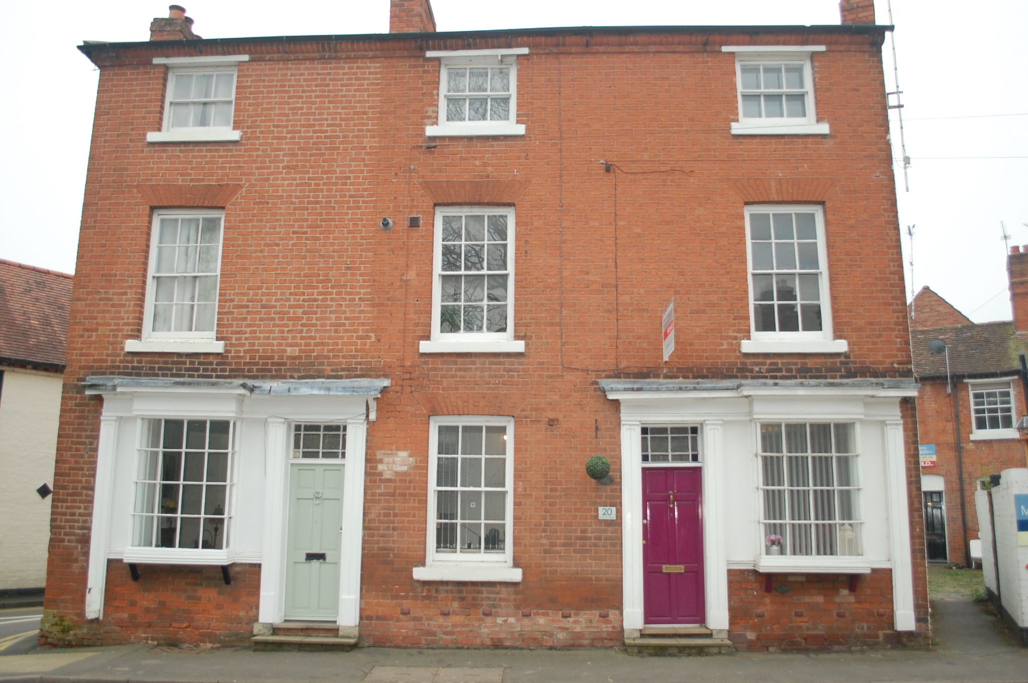 2 bedroom mid terraced house To Let Alcester - Photograph 1
