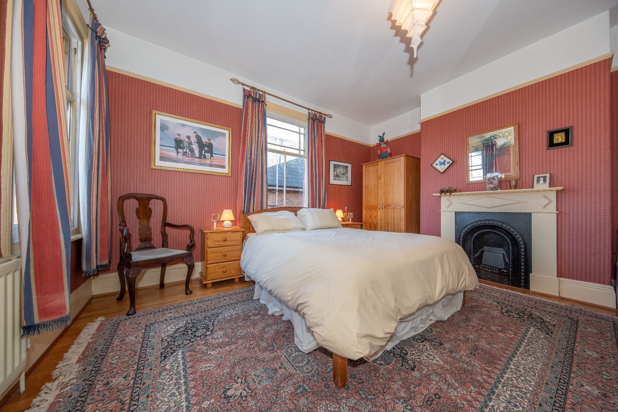6 bedroom semi-detached house For Sale Alcester - Photograph 16