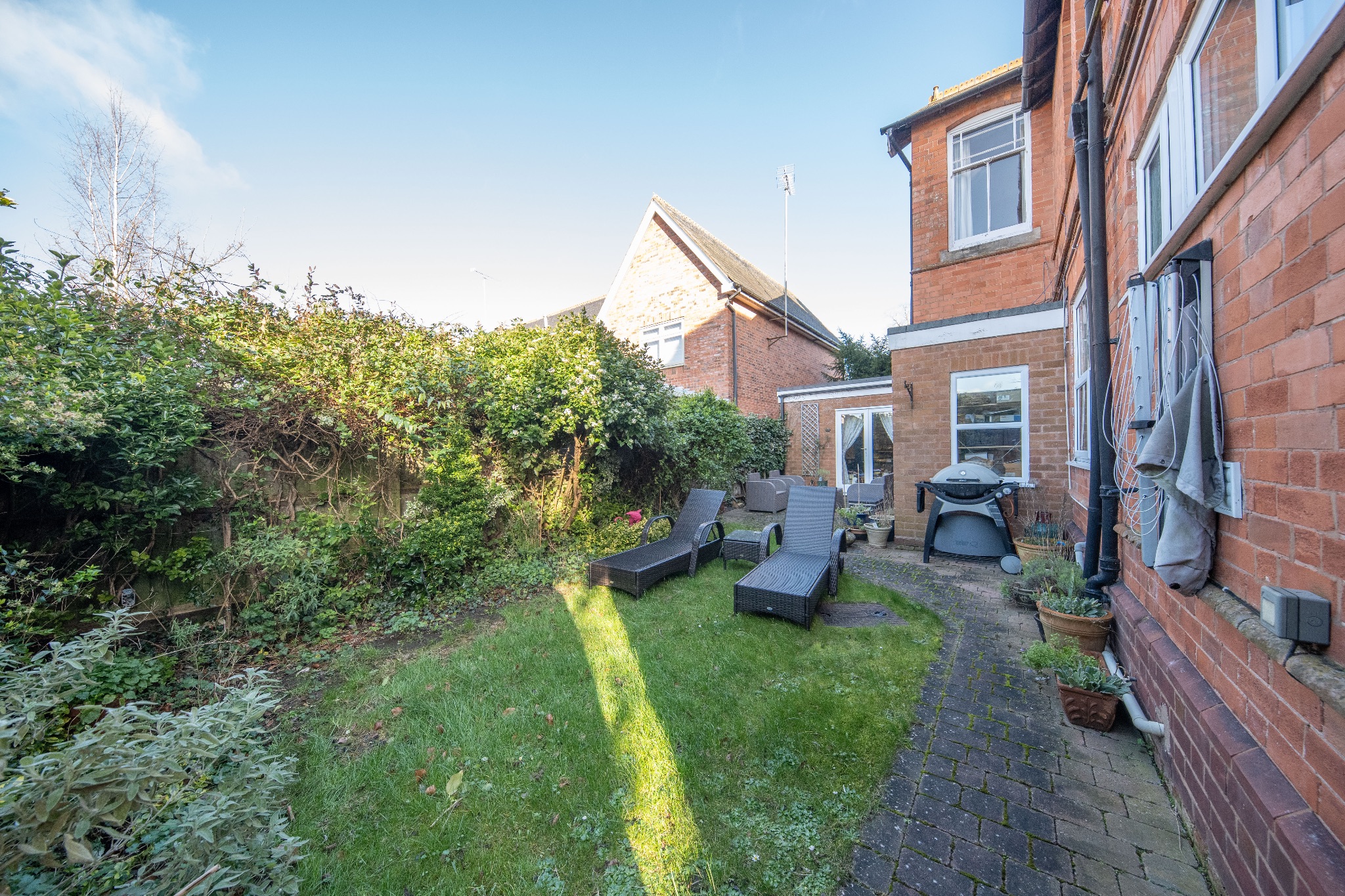 6 bedroom semi-detached house For Sale Alcester - Photograph 27