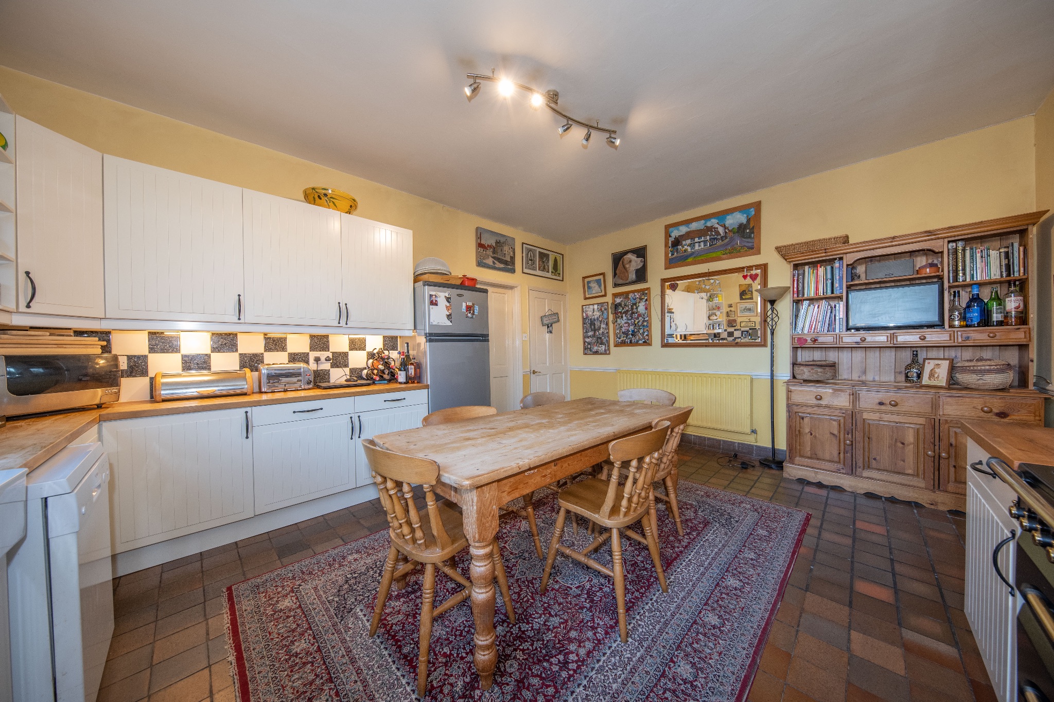 6 bedroom semi-detached house For Sale Alcester - Photograph 15