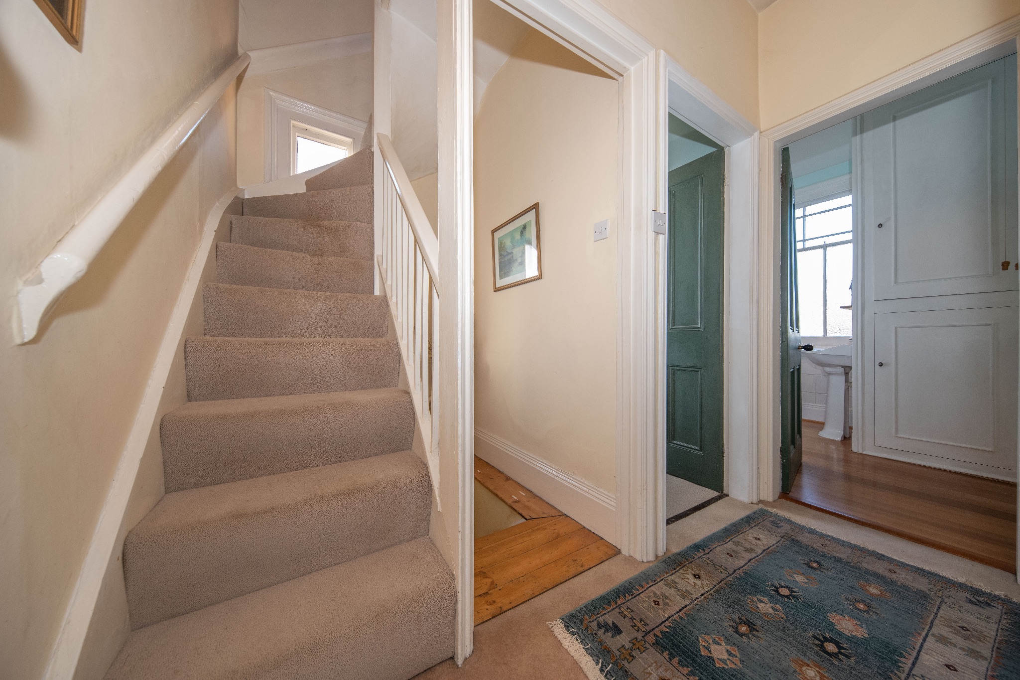 6 bedroom semi-detached house For Sale Alcester - Photograph 19