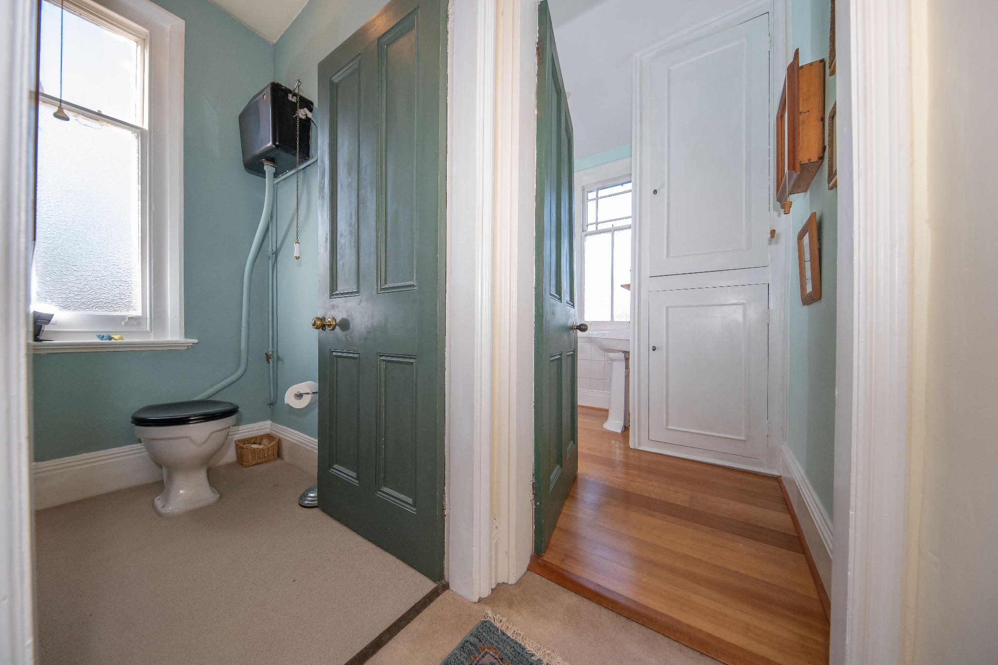 6 bedroom semi-detached house For Sale Alcester - Photograph 20