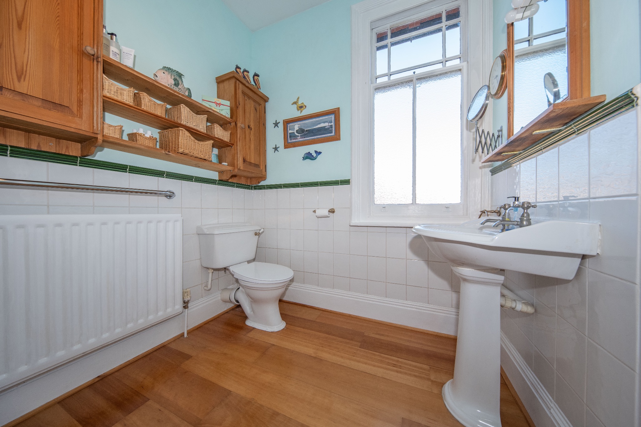 6 bedroom semi-detached house For Sale Alcester - Photograph 16