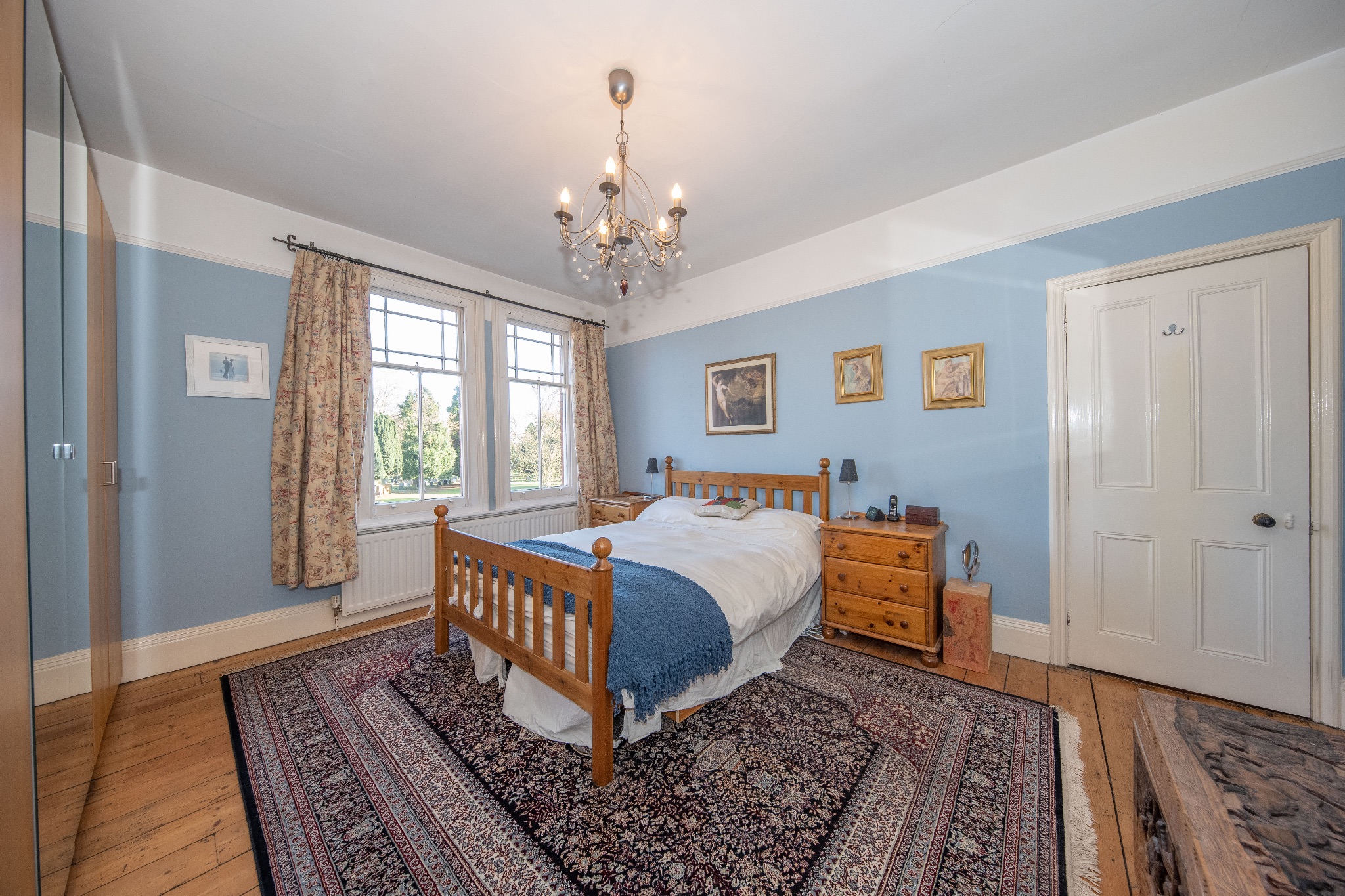 6 bedroom semi-detached house For Sale Alcester - Photograph 14