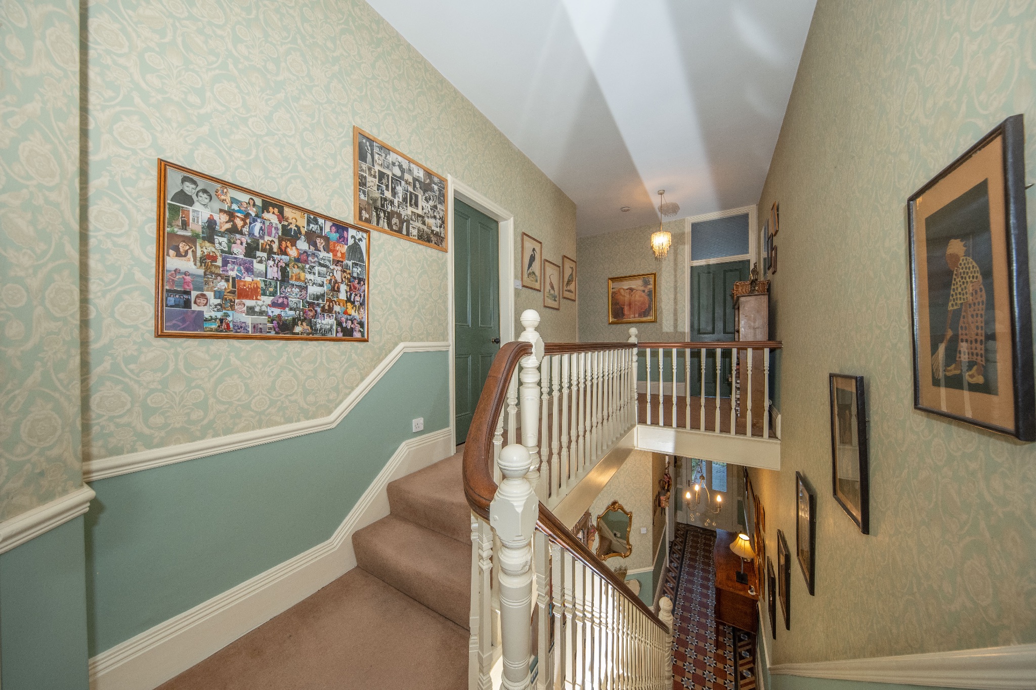 6 bedroom semi-detached house For Sale Alcester - Photograph 18