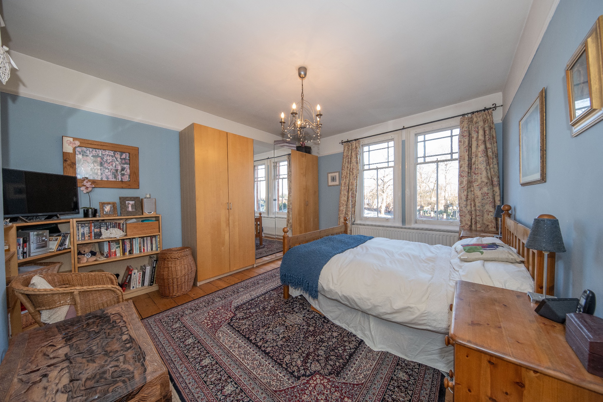 6 bedroom semi-detached house For Sale Alcester - Photograph 13