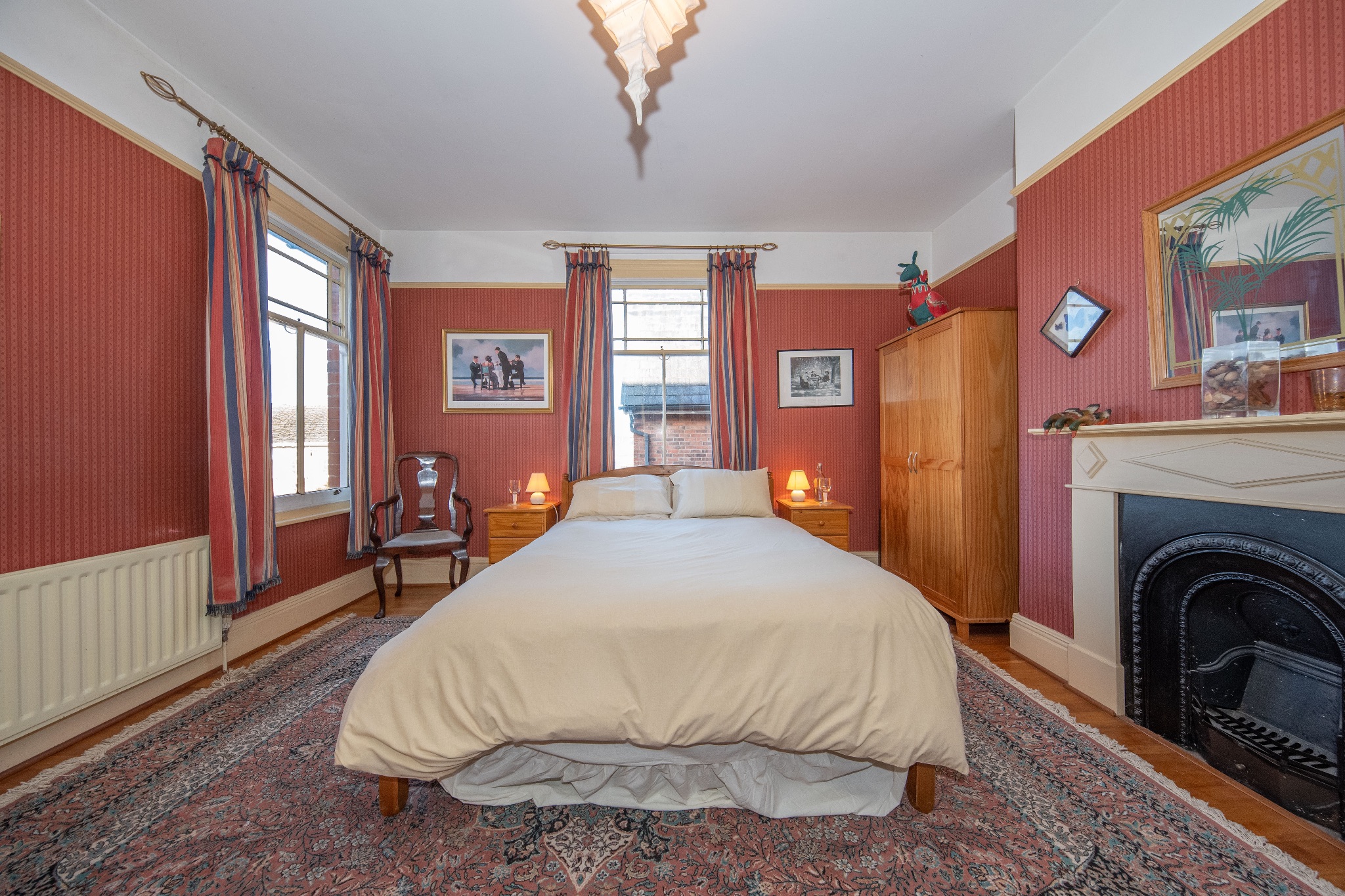 6 bedroom semi-detached house For Sale Alcester - Photograph 15