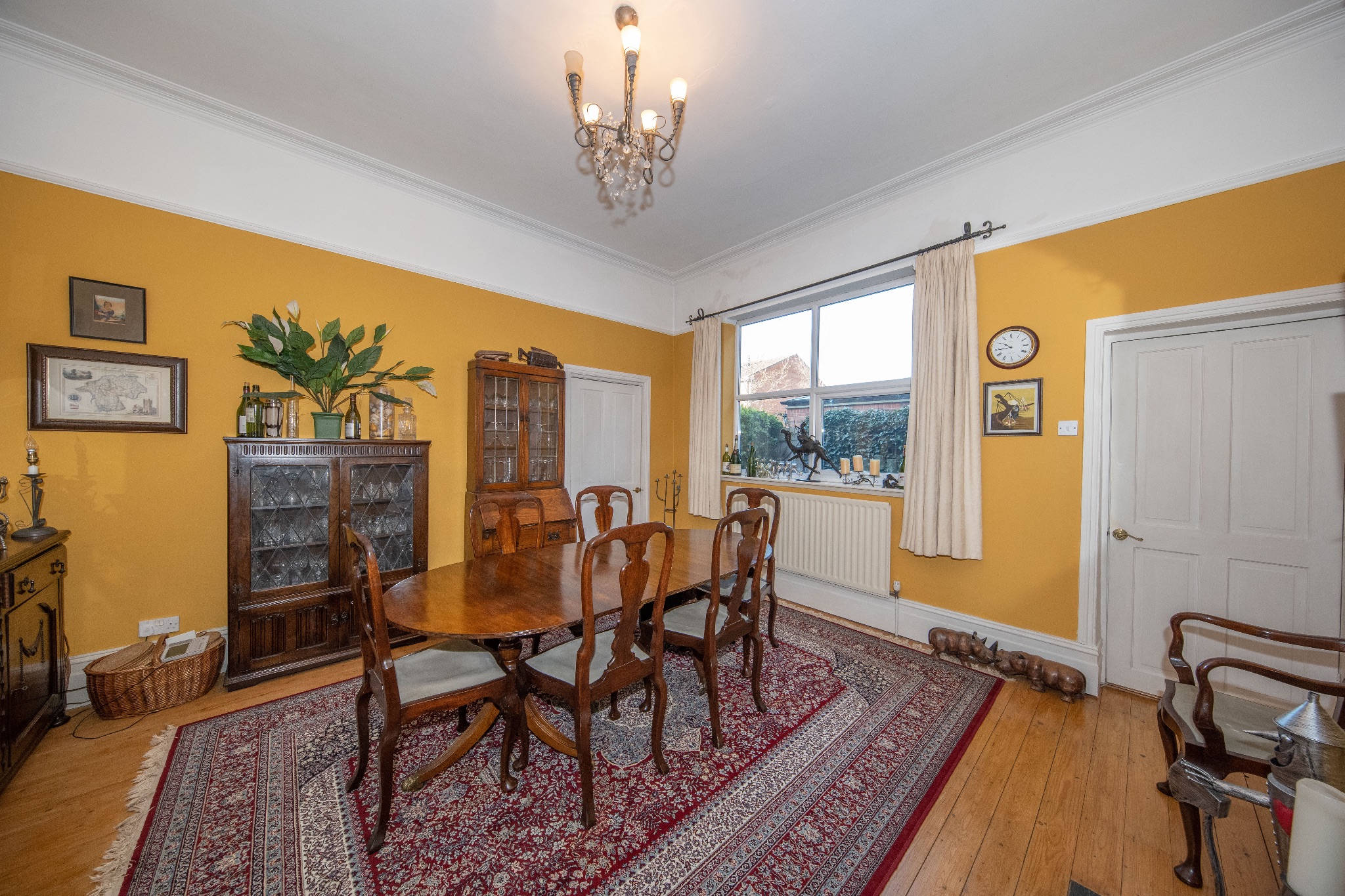6 bedroom semi-detached house For Sale Alcester - Photograph 13