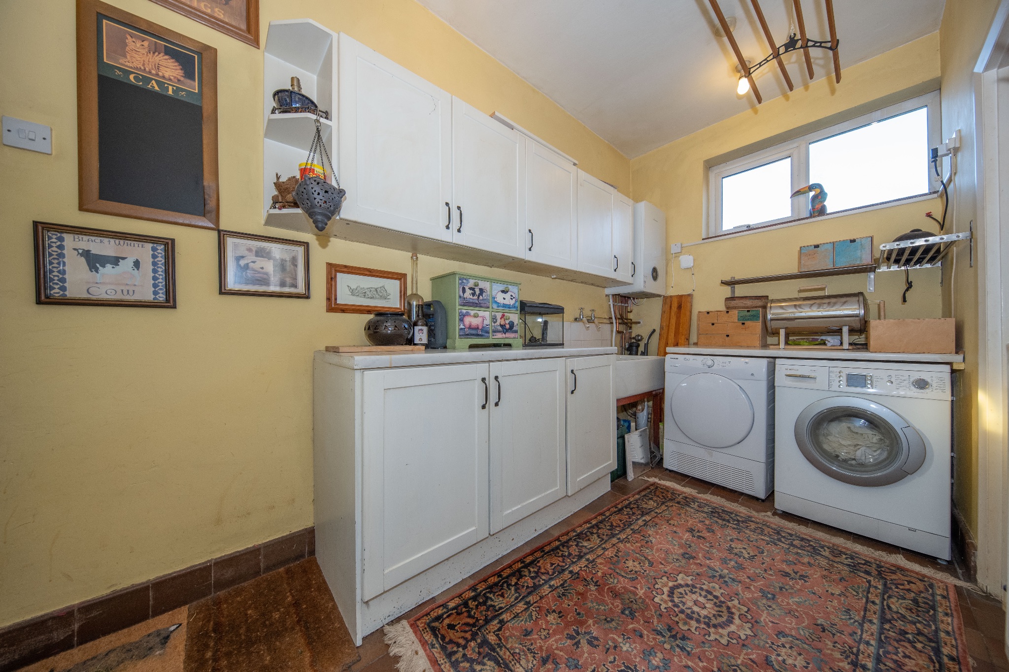 6 bedroom semi-detached house For Sale Alcester - Photograph 12