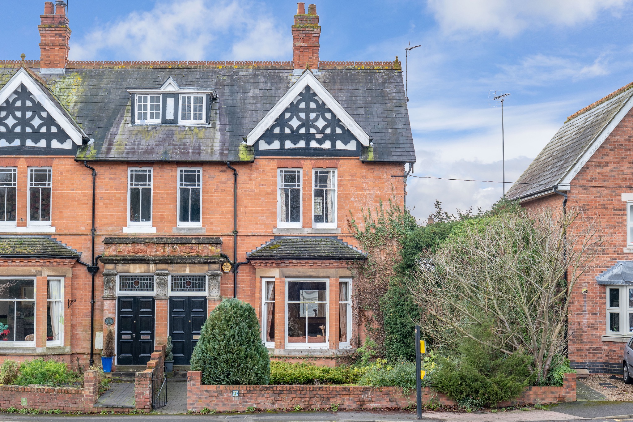 6 bedroom semi-detached house For Sale Alcester - Photograph 20